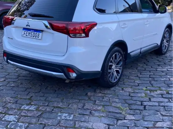 MITSUBISHI-OUTLANDER-2.0 16V GASOLINA 4P AUTOMÁTICO MITSUBISHI-OUTLANDER-2015