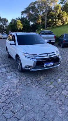MITSUBISHI-OUTLANDER-2015