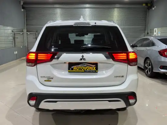 MITSUBISHI-OUTLANDER-2018