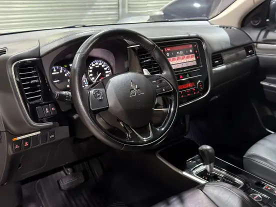 MITSUBISHI-OUTLANDER-2018
