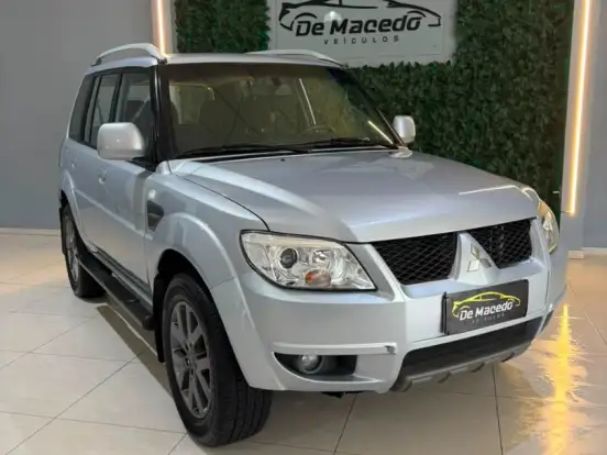 MITSUBISHI-PAJERO TR4-2.0 4X2 16V 140CV FLEX 4P AUTOMÁTICO MITSUBISHI-PAJERO TR4-2012