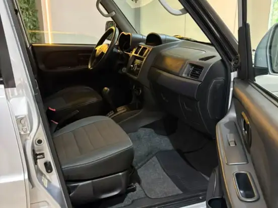 MITSUBISHI-PAJERO TR4-2.0 4X2 16V 140CV FLEX 4P AUTOMÁTICO MITSUBISHI-PAJERO TR4-2012