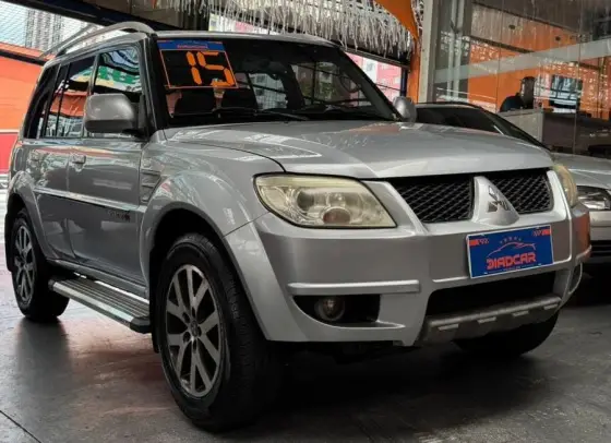 MITSUBISHI PAJERO TR4 2.0 4X2 16V 140CV FLEX 4P AUTOMÁTICO MITSUBISHI PAJERO TR4 2.0 4X2 16V 140CV FLEX 4P AUTOMÁTICO
