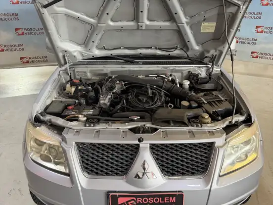 MITSUBISHI-PAJERO TR4-2.0 4X2 16V 140CV FLEX 4P AUTOMÁTICO MITSUBISHI-PAJERO TR4-2012