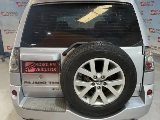 MITSUBISHI-PAJERO TR4-2.0 4X2 16V 140CV FLEX 4P AUTOMÁTICO MITSUBISHI-PAJERO TR4-2012