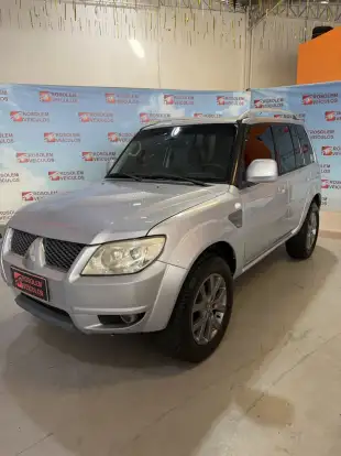 MITSUBISHI-PAJERO TR4-2012