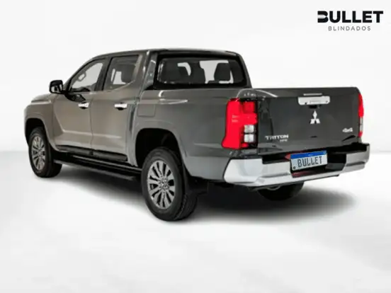 MITSUBISHI-TRITON-2026