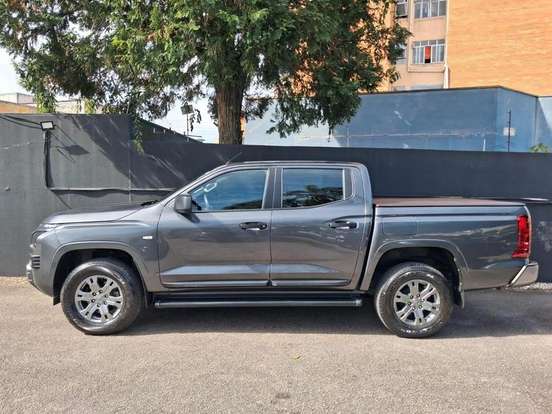 MITSUBISHI-TRITON-2.4 BITURBO DIESEL CD GLS 4X4 AUTOMÁTICO MITSUBISHI-TRITON-2025
