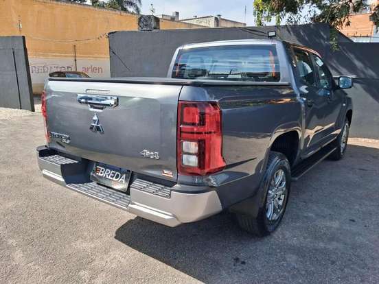 MITSUBISHI-TRITON-2.4 BITURBO DIESEL CD GLS 4X4 AUTOMÁTICO MITSUBISHI-TRITON-2025