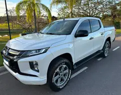 MITSUBISHI L200 TRITON 2.4 16V TURBO DIESEL SPORT HPE CD 4P 4X4 AUTOMÁTICO MITSUBISHI L200 TRITON 2.4 16V TURBO DIESEL SPORT HPE CD 4P 4X4 AUTOMÁTICO