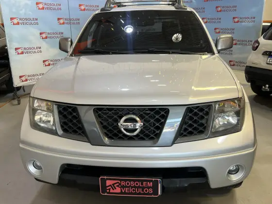 NISSAN FRONTIER 2.5 LE 4X4 CD TURBO ELETRONIC DIESEL 4P AUTOMÁTICO NISSAN FRONTIER 2.5 LE 4X4 CD TURBO ELETRONIC DIESEL 4P AUTOMÁTICO