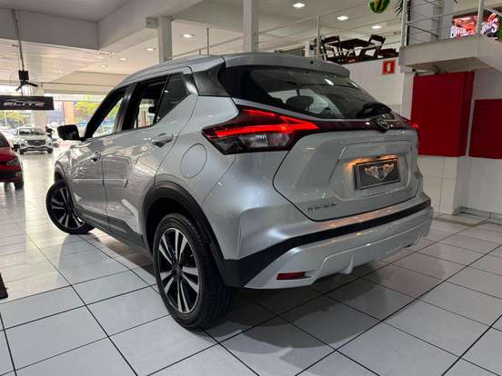 NISSAN-KICKS-2023