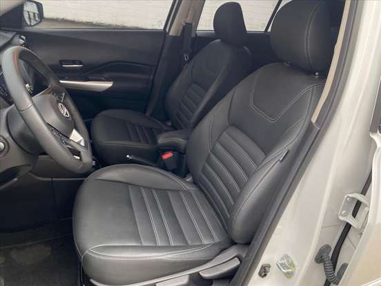 NISSAN-KICKS PLAY-2025