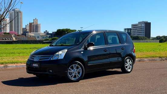 NISSAN-LIVINA-2012