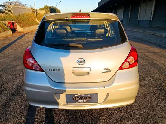 NISSAN-TIIDA-2012
