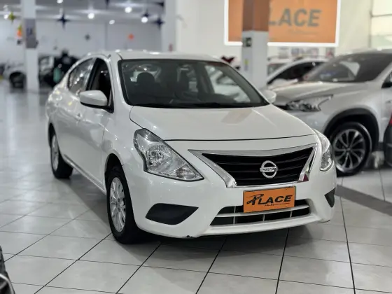 NISSAN VERSA 1.6 16V FLEX SV 4P MANUAL NISSAN VERSA 1.6 16V FLEX SV 4P MANUAL