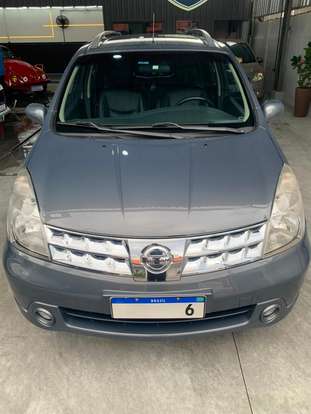 NISSAN-LIVINA-2011