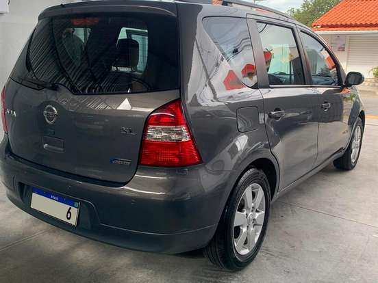 NISSAN-LIVINA-1.8 SL 16V FLEX 4P AUTOMÁTICO NISSAN-LIVINA-2011