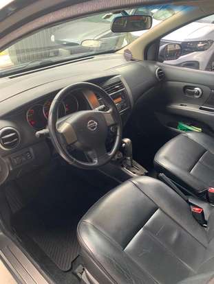 NISSAN-LIVINA-2011
