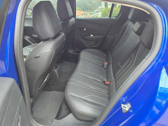 PEUGEOT-208-2023