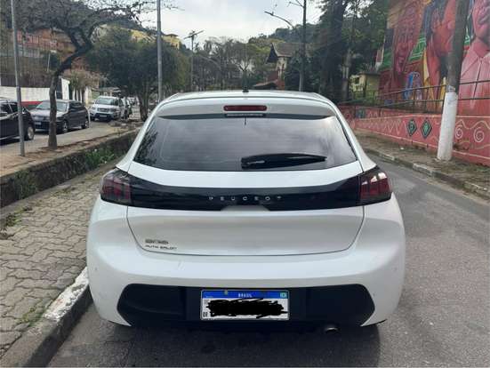 PEUGEOT-208-2022