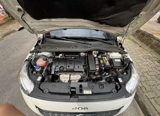 PEUGEOT-208-2022