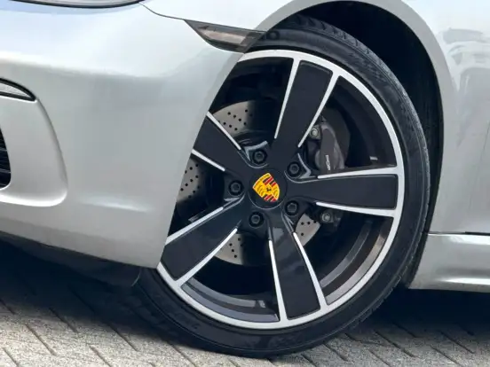 PORSCHE-718-2019