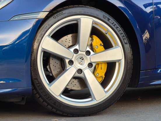 PORSCHE-911-2025