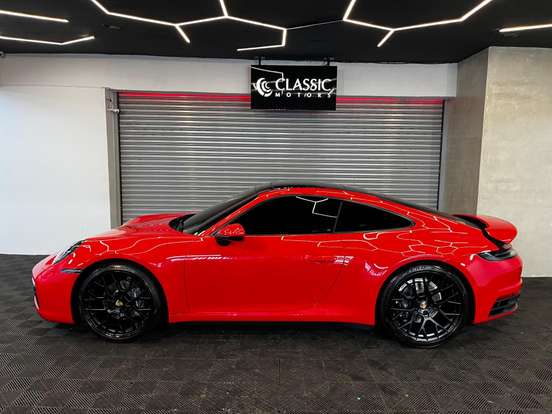 PORSCHE-911-2024