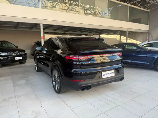 PORSCHE-CAYENNE-2021