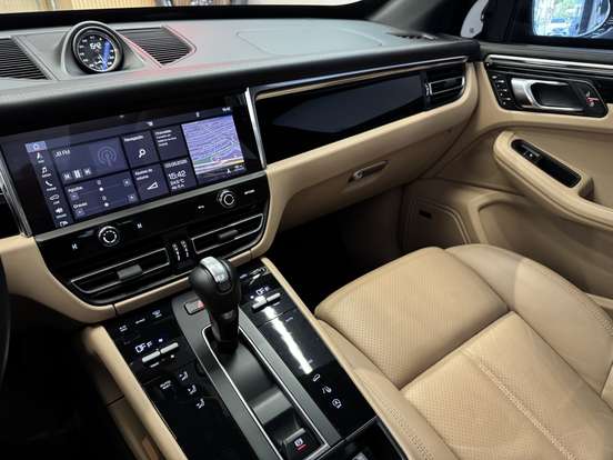 PORSCHE-MACAN-2024