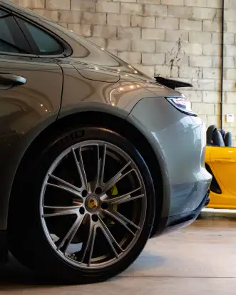 PORSCHE-PANAMERA-2023