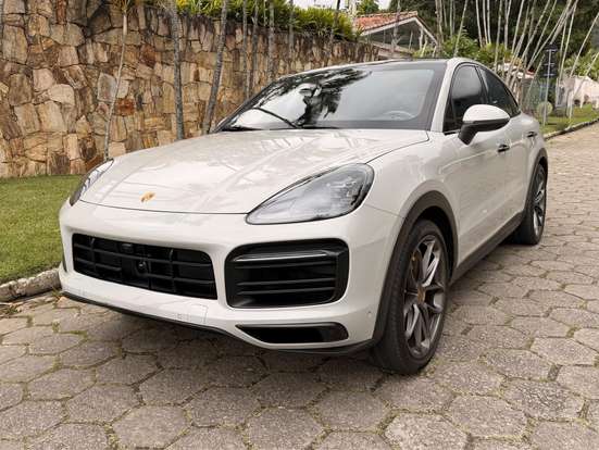 PORSCHE-CAYENNE-2022
