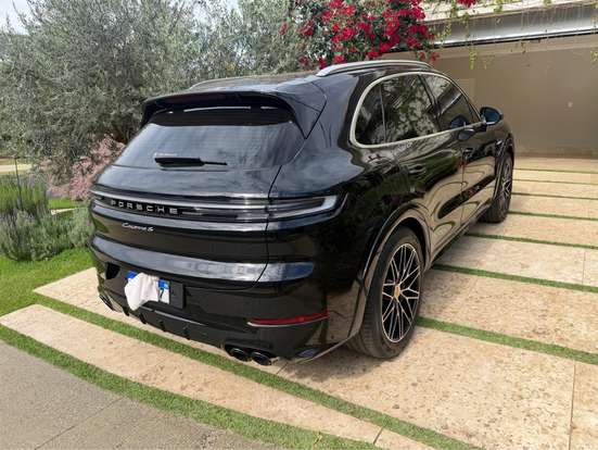 PORSCHE-CAYENNE-2024