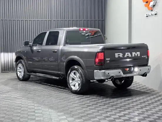 RAM-1500-5.7 V8 GASOLINA LIMITED NIGHT EDITION CD 4X4 AUTOMÁTICO RAM-1500-2023