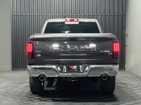 RAM-1500-5.7 V8 GASOLINA LIMITED NIGHT EDITION CD 4X4 AUTOMÁTICO RAM-1500-2023