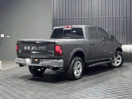 RAM-1500-5.7 V8 GASOLINA LIMITED NIGHT EDITION CD 4X4 AUTOMÁTICO RAM-1500-2023