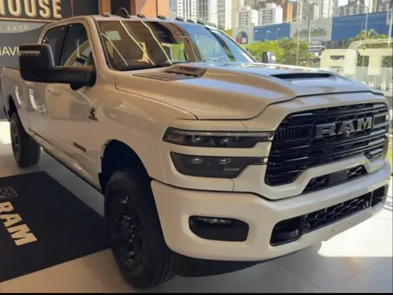 RAM 3500 6.7 I6 TURBO DIESEL LARAMIE NIGHT EDITION CD 4X4 AUTOMÁTICO RAM 3500 6.7 I6 TURBO DIESEL LARAMIE NIGHT EDITION CD 4X4 AUTOMÁTICO