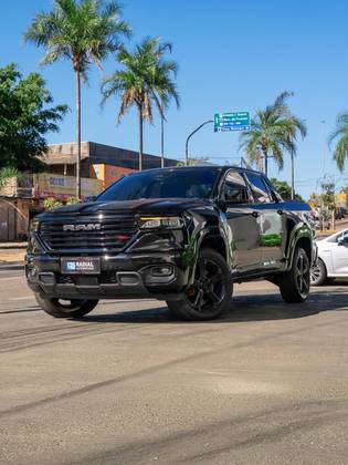 RAM RAMPAGE 2.0 HURRICANE 4 TURBO GASOLINA R/T 4X4 AUTOMÁTICO