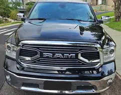 RAM CLASSIC 5.7 V8 GASOLINA LARAMIE CD 4X4 AUTOMÁTICO RAM CLASSIC 5.7 V8 GASOLINA LARAMIE CD 4X4 AUTOMÁTICO