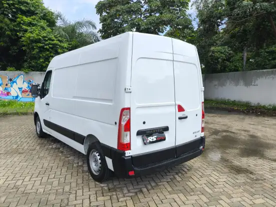 RENAULT-MASTER-2023