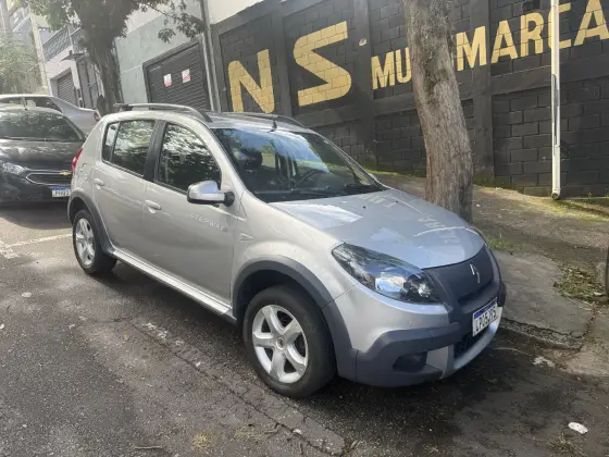 RENAULT SANDERO 1.6 STEPWAY 16V FLEX 4P MANUAL RENAULT SANDERO 1.6 STEPWAY 16V FLEX 4P MANUAL