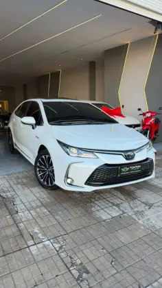 TOYOTA COROLLA 1.8 VVT-I HYBRID FLEX ALTIS PREMIUM CVT TOYOTA COROLLA 1.8 VVT-I HYBRID FLEX ALTIS PREMIUM CVT