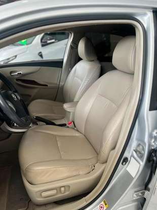 TOYOTA-COROLLA-2011