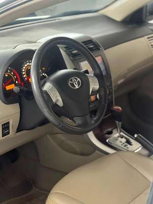 TOYOTA-COROLLA-2011