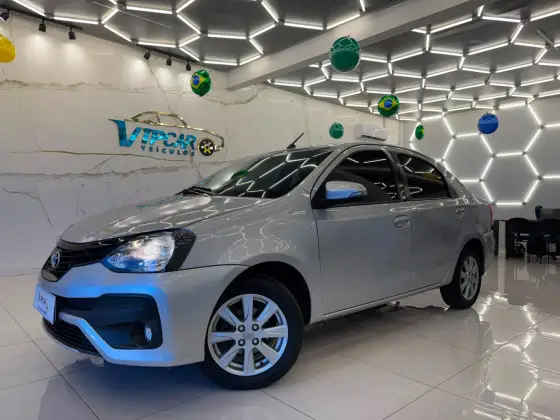 TOYOTA ETIOS 1.5 X PLUS 16V FLEX 4P AUTOMÁTICO TOYOTA ETIOS 1.5 X PLUS 16V FLEX 4P AUTOMÁTICO