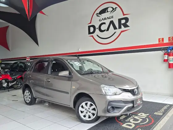 TOYOTA ETIOS 1.5 XS 16V FLEX 4P AUTOMÁTICO TOYOTA ETIOS 1.5 XS 16V FLEX 4P AUTOMÁTICO