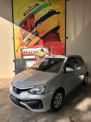 TOYOTA ETIOS 1.5 XS 16V FLEX 4P AUTOMÁTICO TOYOTA ETIOS 1.5 XS 16V FLEX 4P AUTOMÁTICO