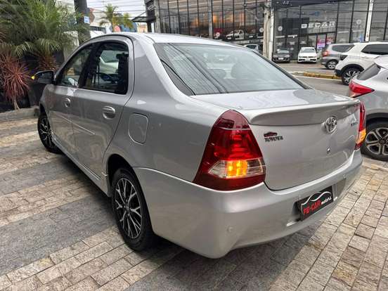 TOYOTA-ETIOS-2018