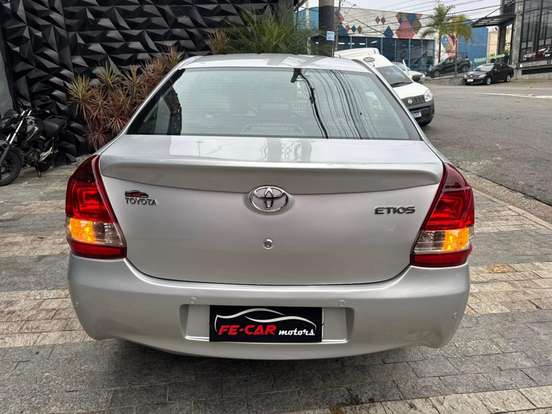 TOYOTA-ETIOS-2018